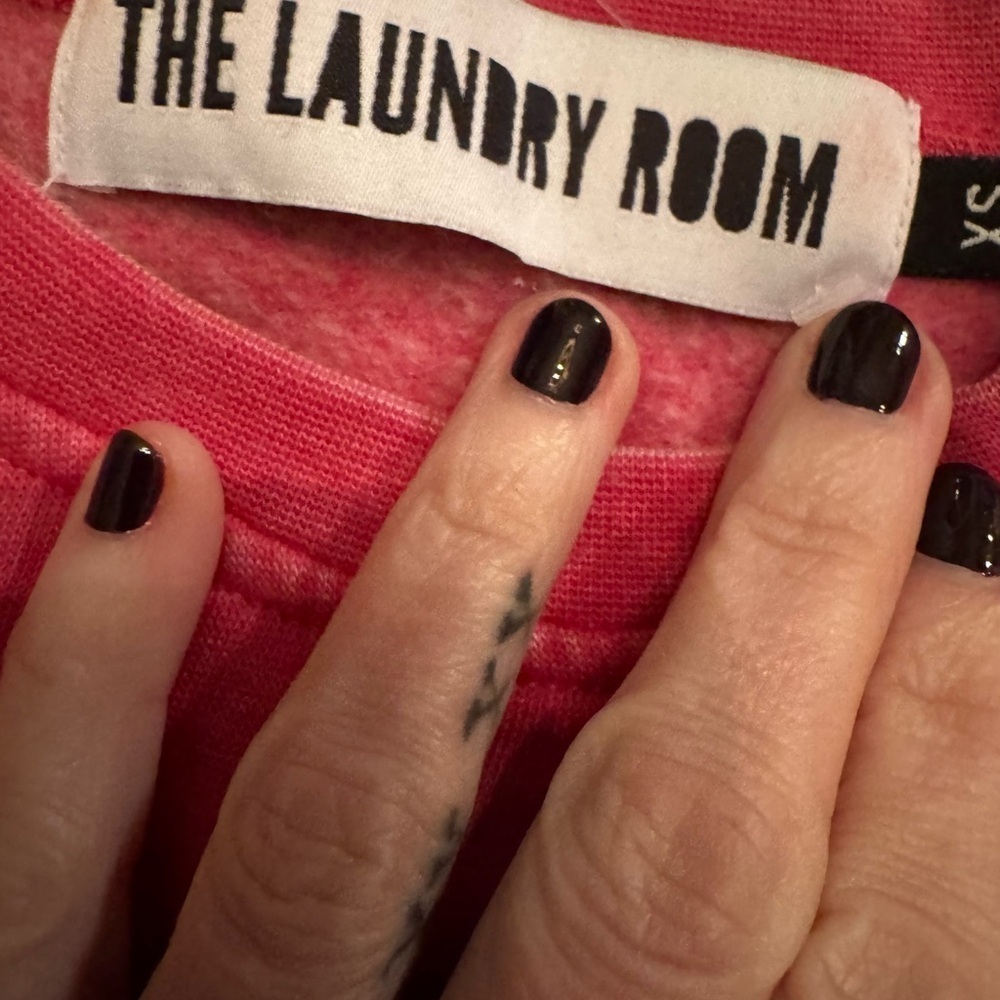The laundry room short sleeve distressed sweatshirt size xs but oversized - Picture 6 of 6